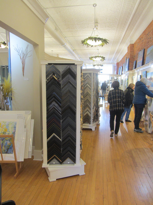Tall Moulding  Display Spinner White Classic Trim